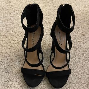 Black strappy Heels - size 5
